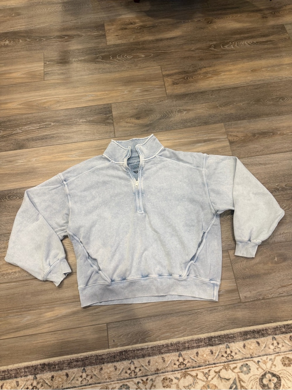 Women’s American Eagle Icy Blue Quarter Zip Size Medium